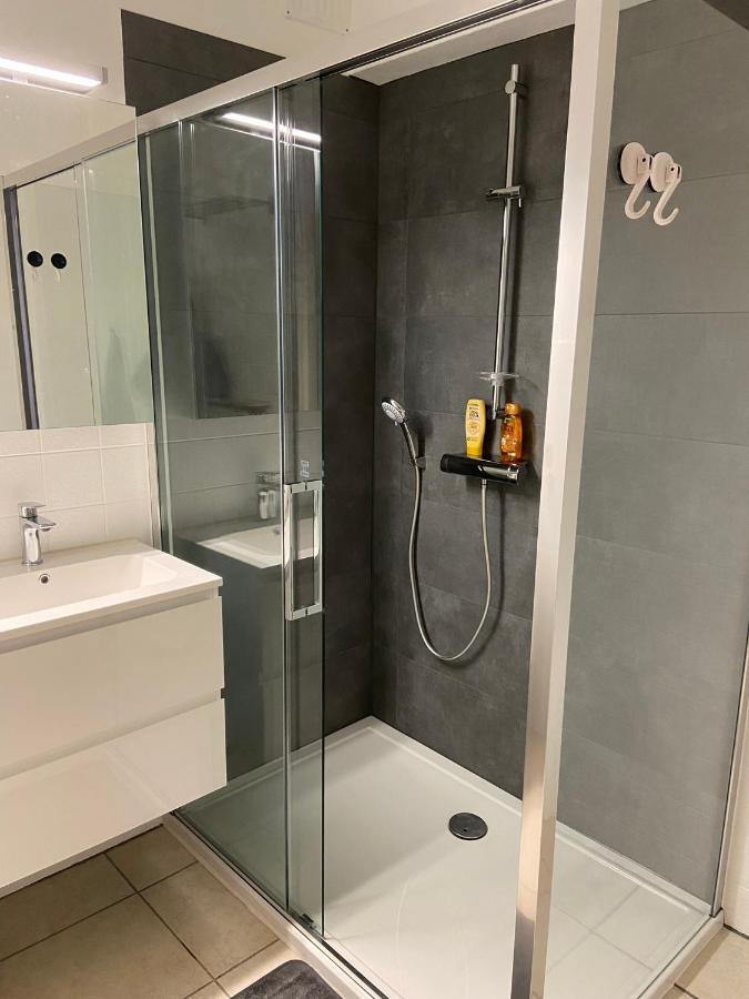 Weloveoostende - Newly Renovated Large Apartment 150M From The Beach - Including Bed Sheets And Final Clea-Ning 외부 사진