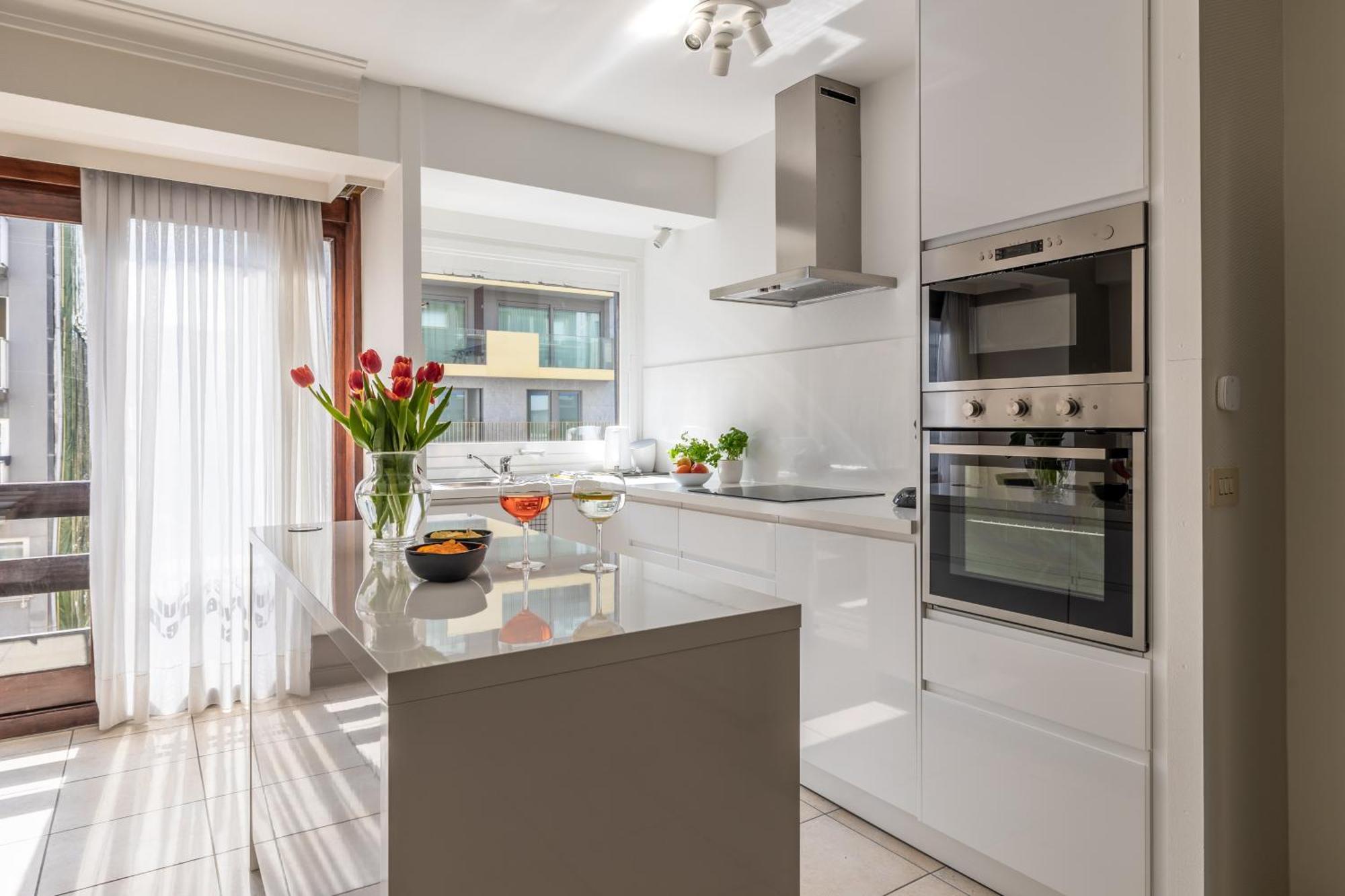 Weloveoostende - Newly Renovated Large Apartment 150M From The Beach - Including Bed Sheets And Final Clea-Ning 외부 사진