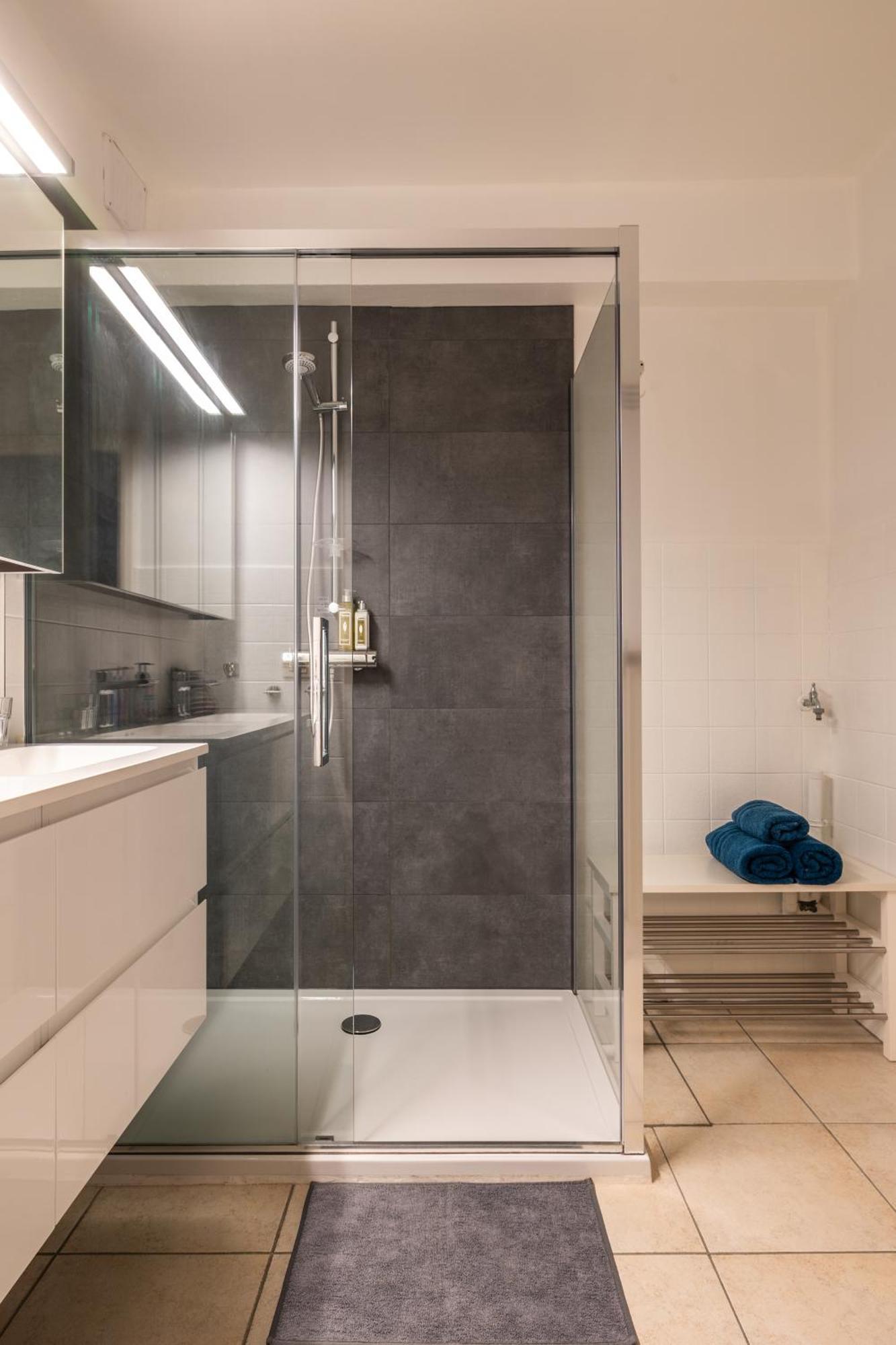 Weloveoostende - Newly Renovated Large Apartment 150M From The Beach - Including Bed Sheets And Final Clea-Ning 외부 사진