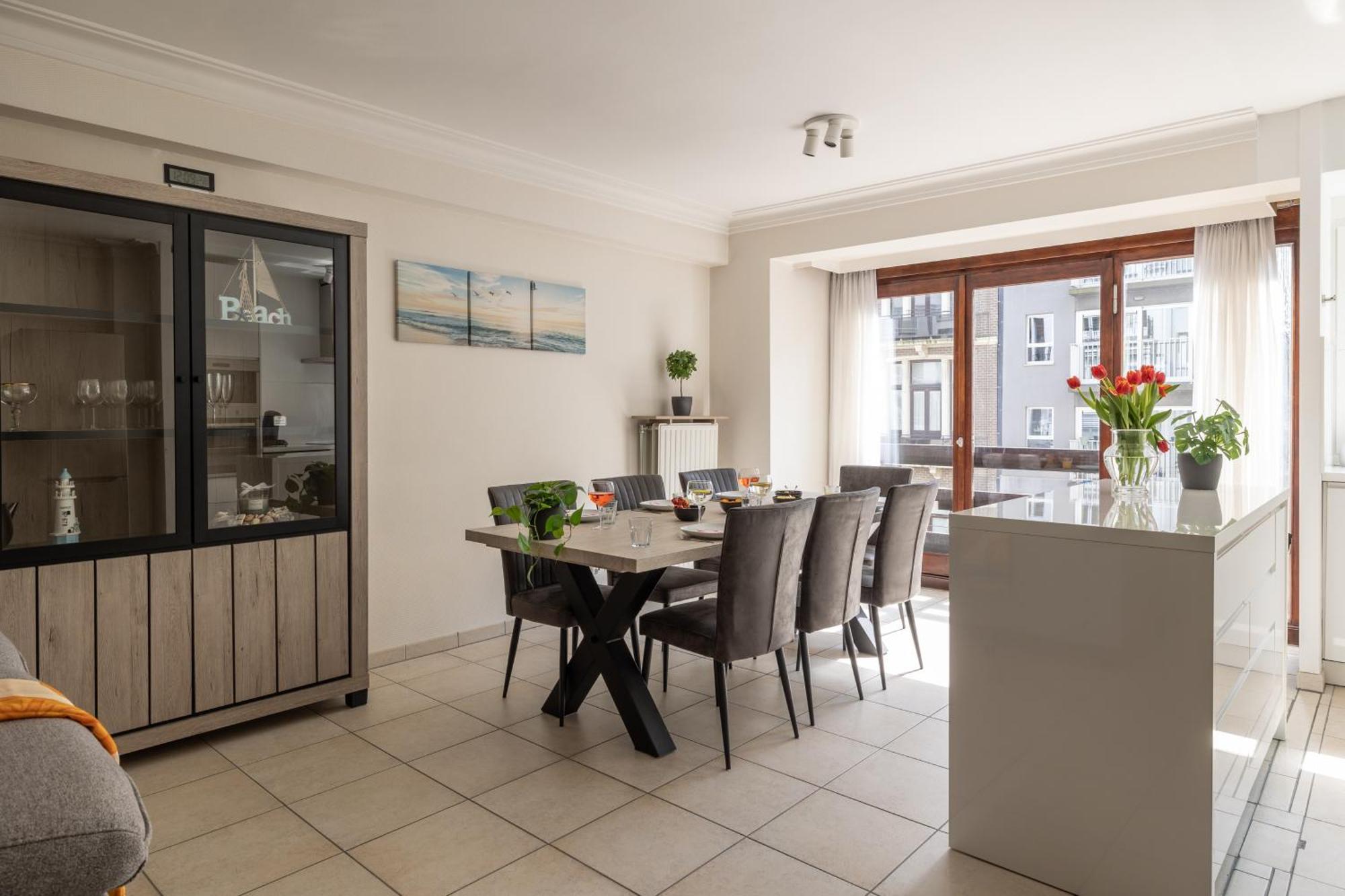 Weloveoostende - Newly Renovated Large Apartment 150M From The Beach - Including Bed Sheets And Final Clea-Ning 외부 사진